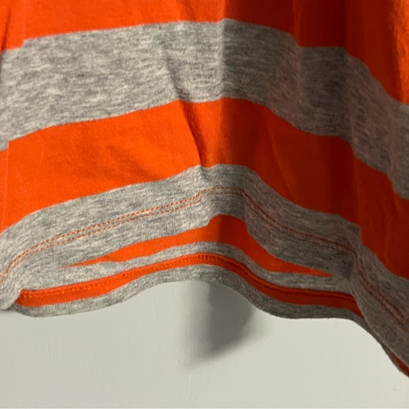 American Eagle Orange and Gray Casual Tee - Picture 4 of 6